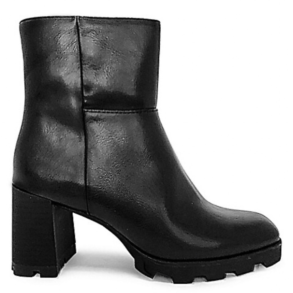 🌿 Black Leather Ankle Boots